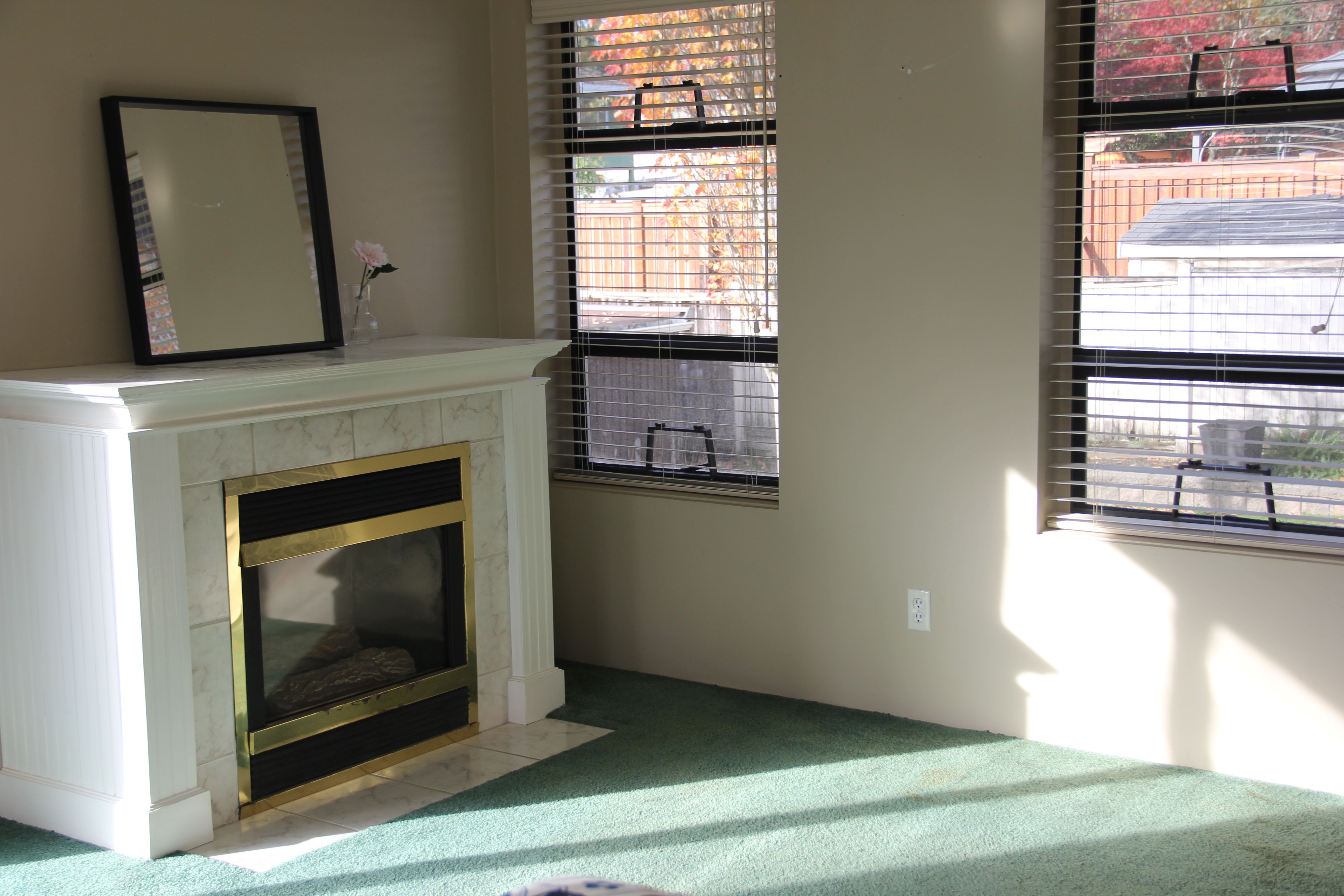 Furnished Room 6 with Balcony for 1-2 People in Burquitlam